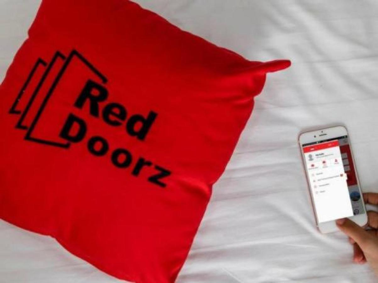 Reddoorz Plus @ Gunung Sahari 2 Cakarta Dış mekan fotoğraf